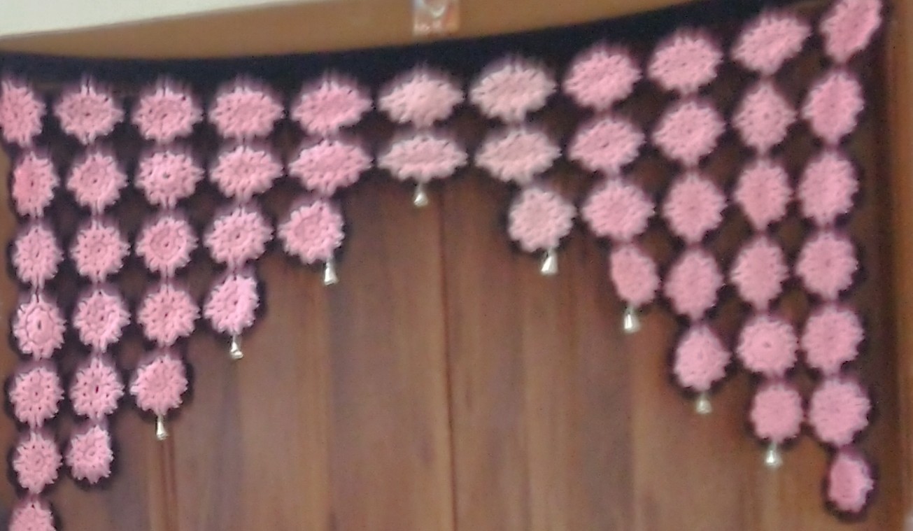 Contact top fashion institute to learn woolen Crochet wall hangings